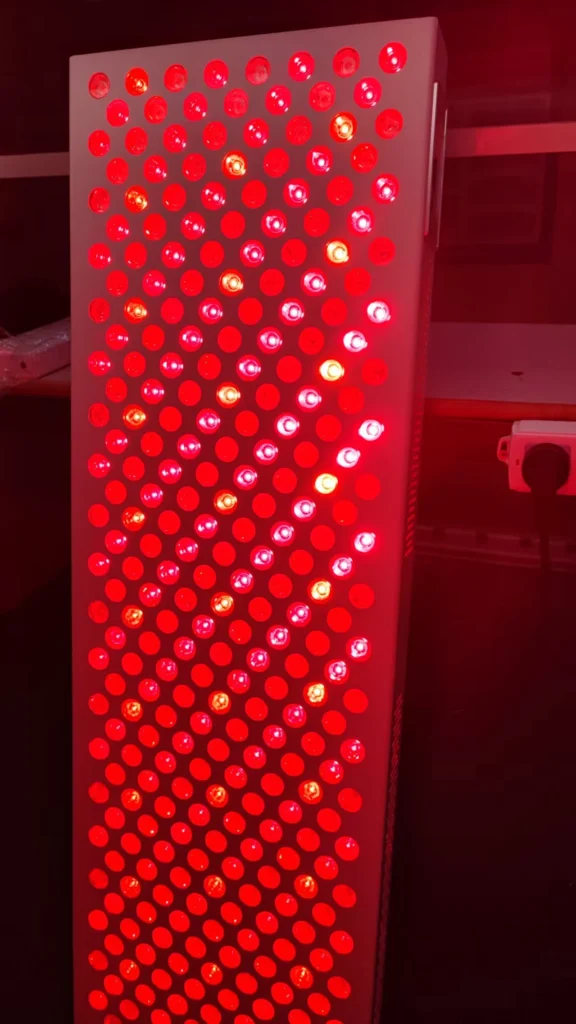 SNPRO1500 panel pro terapii červeným světlem